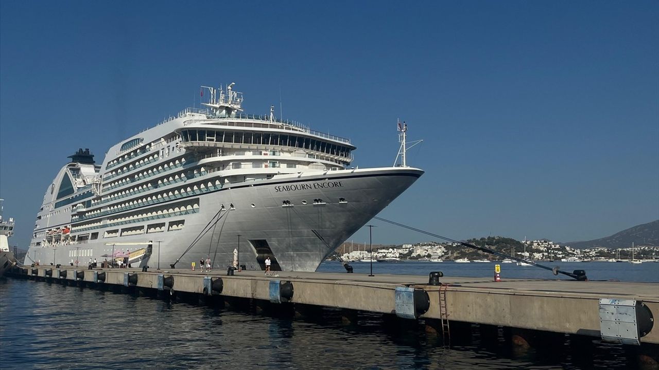 Bodrum’da Seabourn Encore Kruvaziyeri İle 571 Yolcu