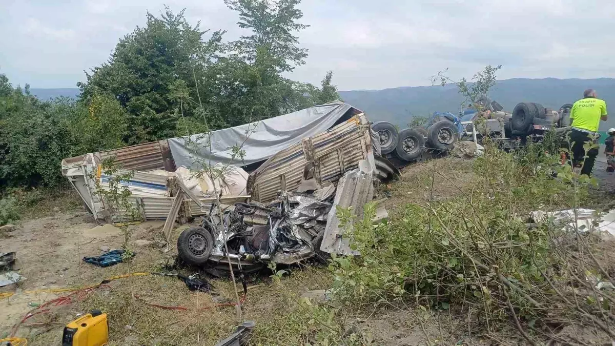 Bolu Dağı Geçişi’nde Tır Kazası: 2 Ölü, 2 Yaralı