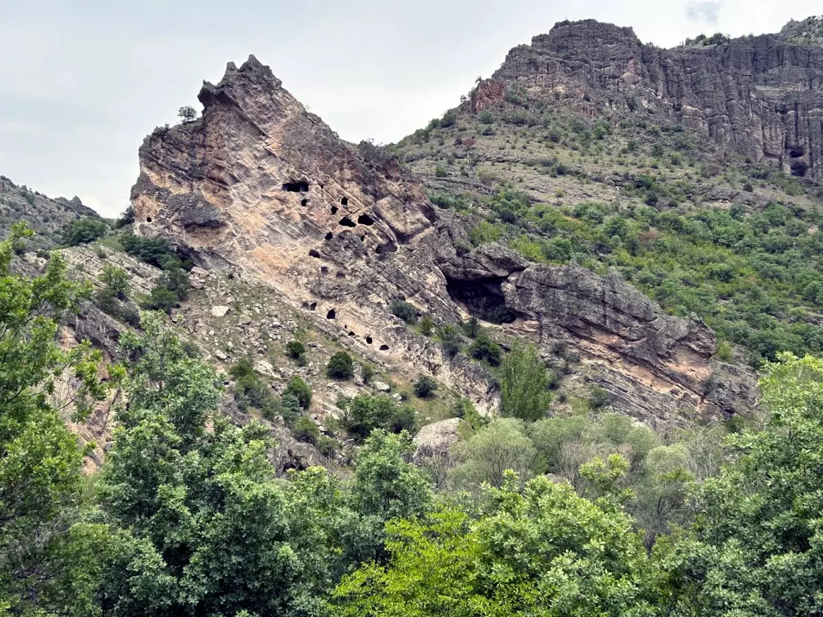 Bolu’daki tarihi kaya oymaları ‘1. Derece Arkeolojik Sit Alanı’ olarak belirlendi