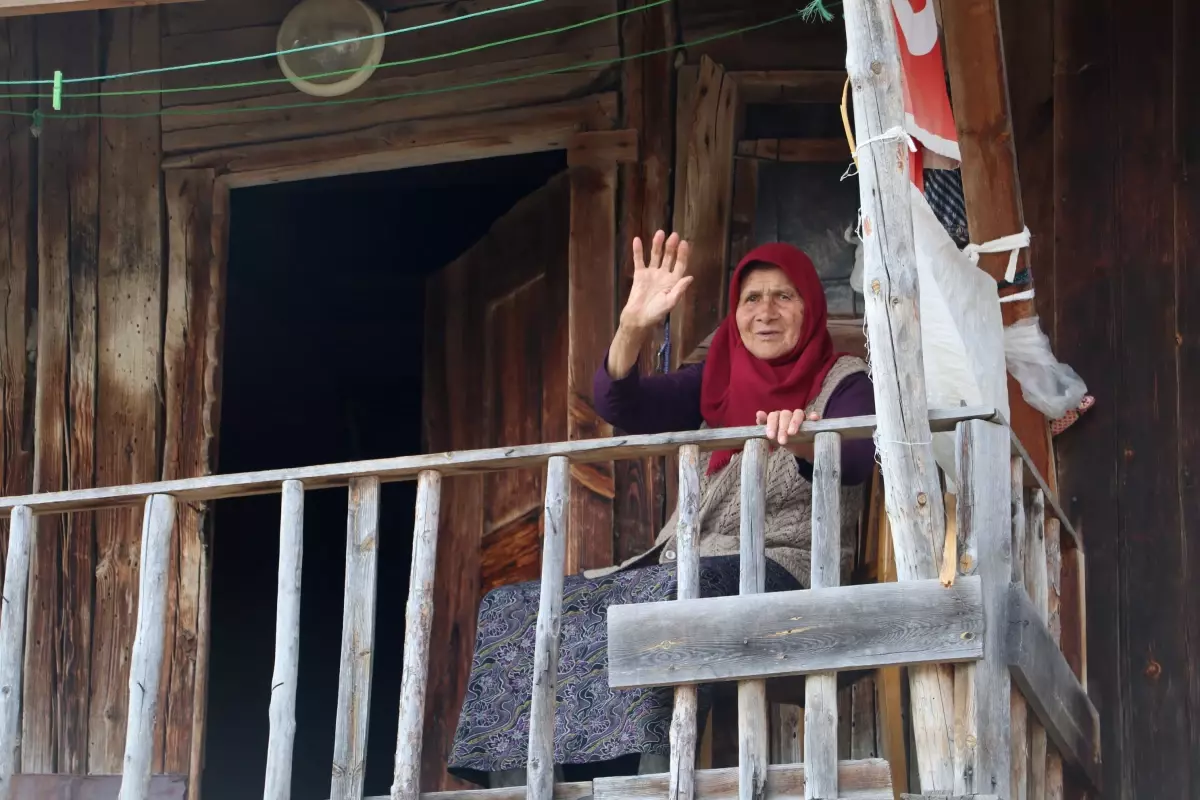 Kızılcahamam’da çıkan orman yangını sona erdi, köylerine dönen vatandaşlar rahat bir nefes aldı