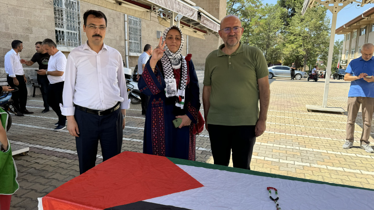 Burdur’da Yaşayan Filistinli Kadın Suikasta Uğrayan Heniyye’yi Anlattı