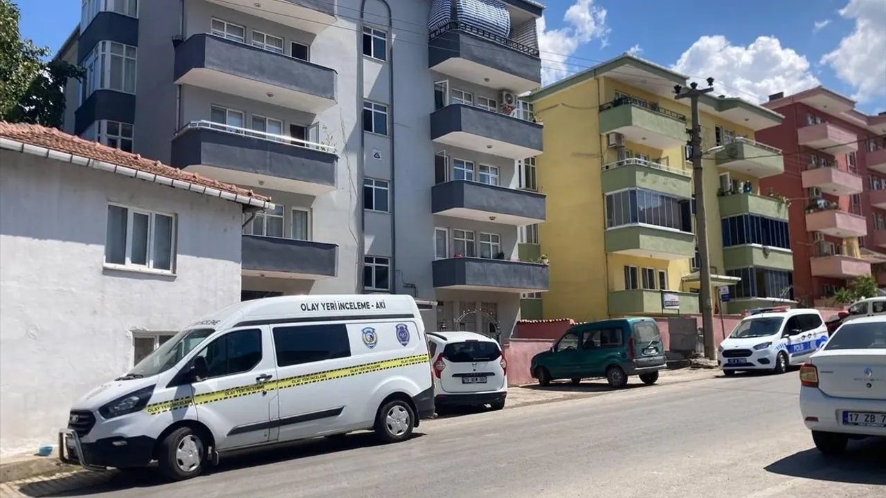 Çanakkale’de Balkon Kazası: 4 Yaşındaki Çocuk Ağır Yaralandı