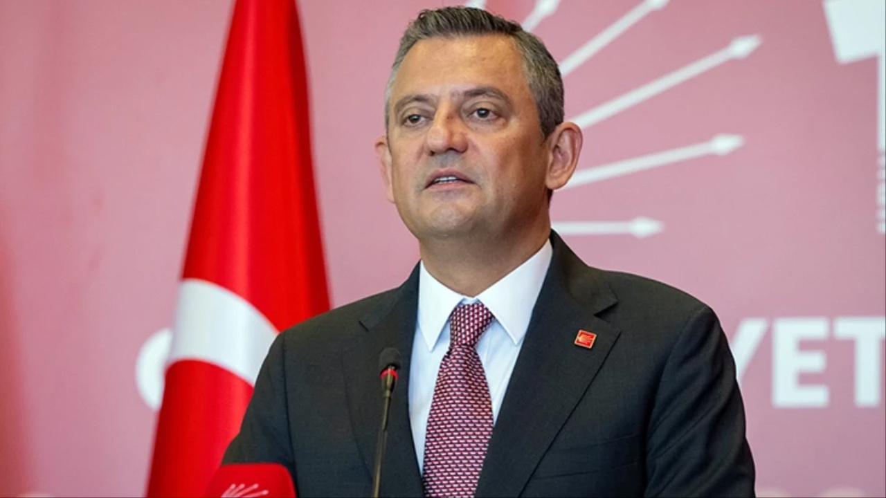 Özgür Özel CHP Kadın Kolları Kurultayı’nda Konuştu: İstanbul Sözleşmesi’nin Feshi AK Parti’nin En Büyük Utancıdır