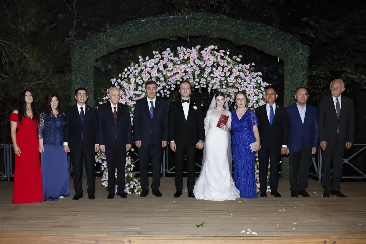 Cevdet Yılmaz ve Devlet Bahçeli, İrem Aksu ve Fırat Lala’nın nikah şahitliğini yaptı