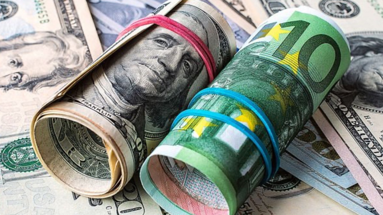 Dolar ve Euro Haftanın İlk İşlem Gününe Nasıl Başladı?