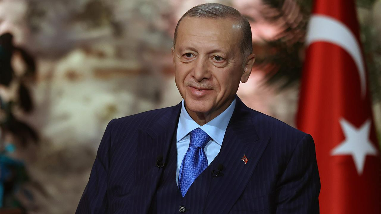 Erdoğan Kapatılan Instagram’dan Paylaşım Yapıp Sildi