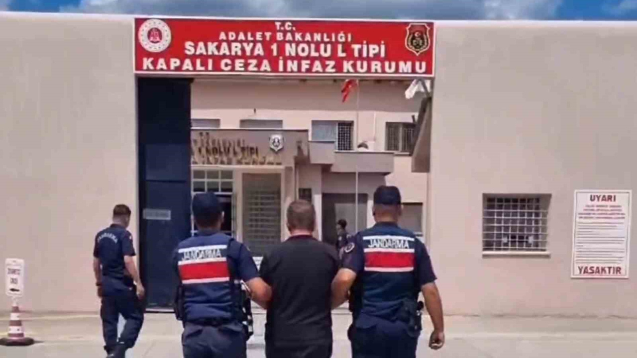 Eski Eşinin Evinde Yakalandı: 145 Suç Kaydı Var!