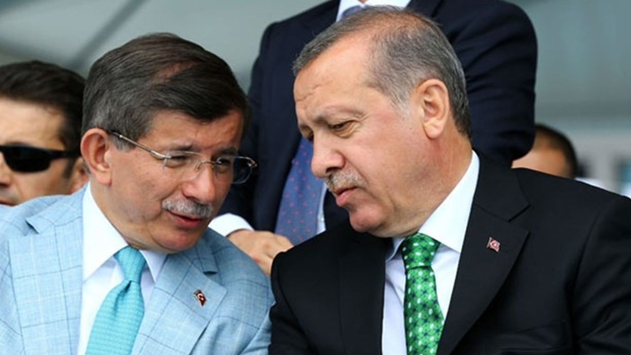 Görüşme Talimatı Davutoğlu’ndan! Gelecek Partisi, AKP’ye mi Geçiyor?