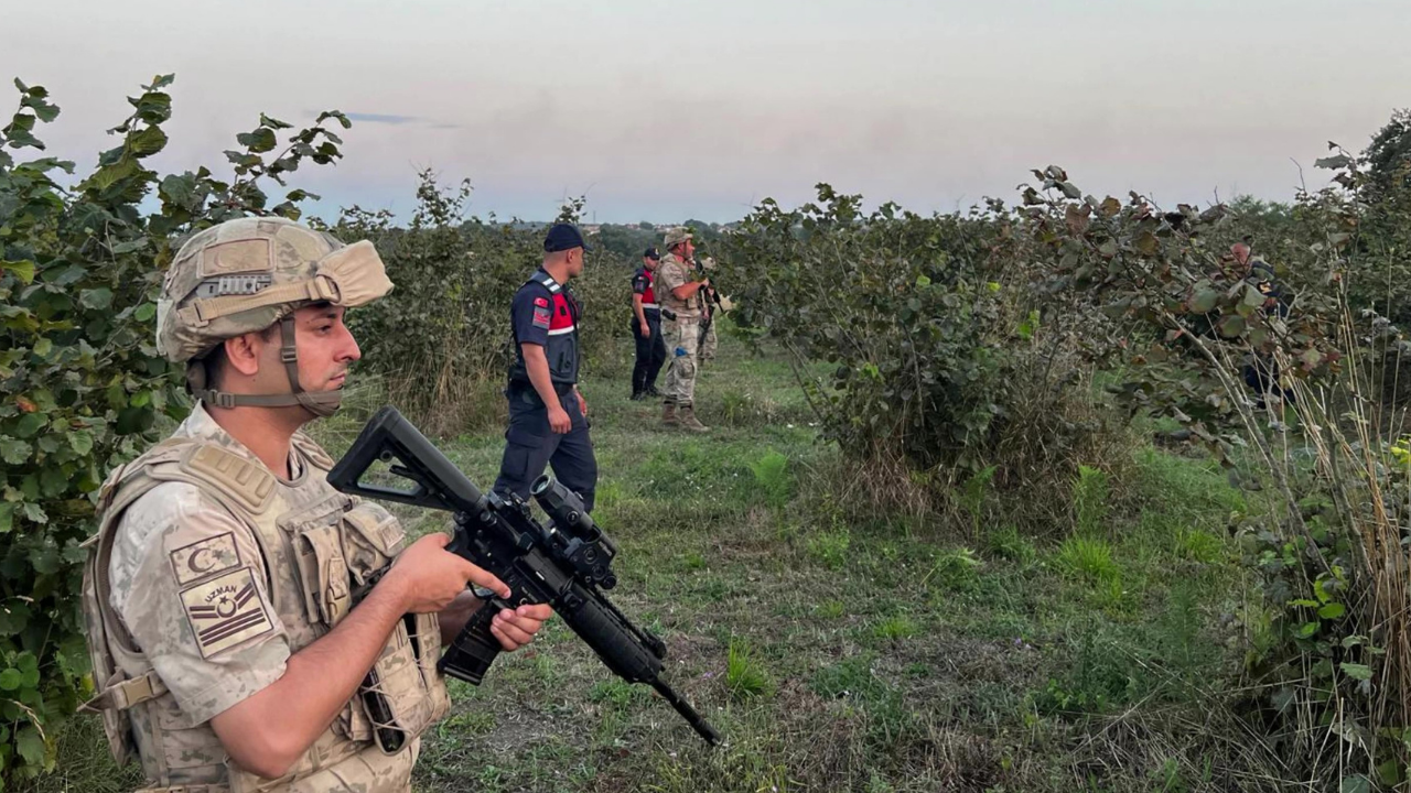 Hasat Başladı: Tarladaki Mahsul Servet Değerinde Olunca Askerler Başında Gece Gündüz Nöbet Tuttu