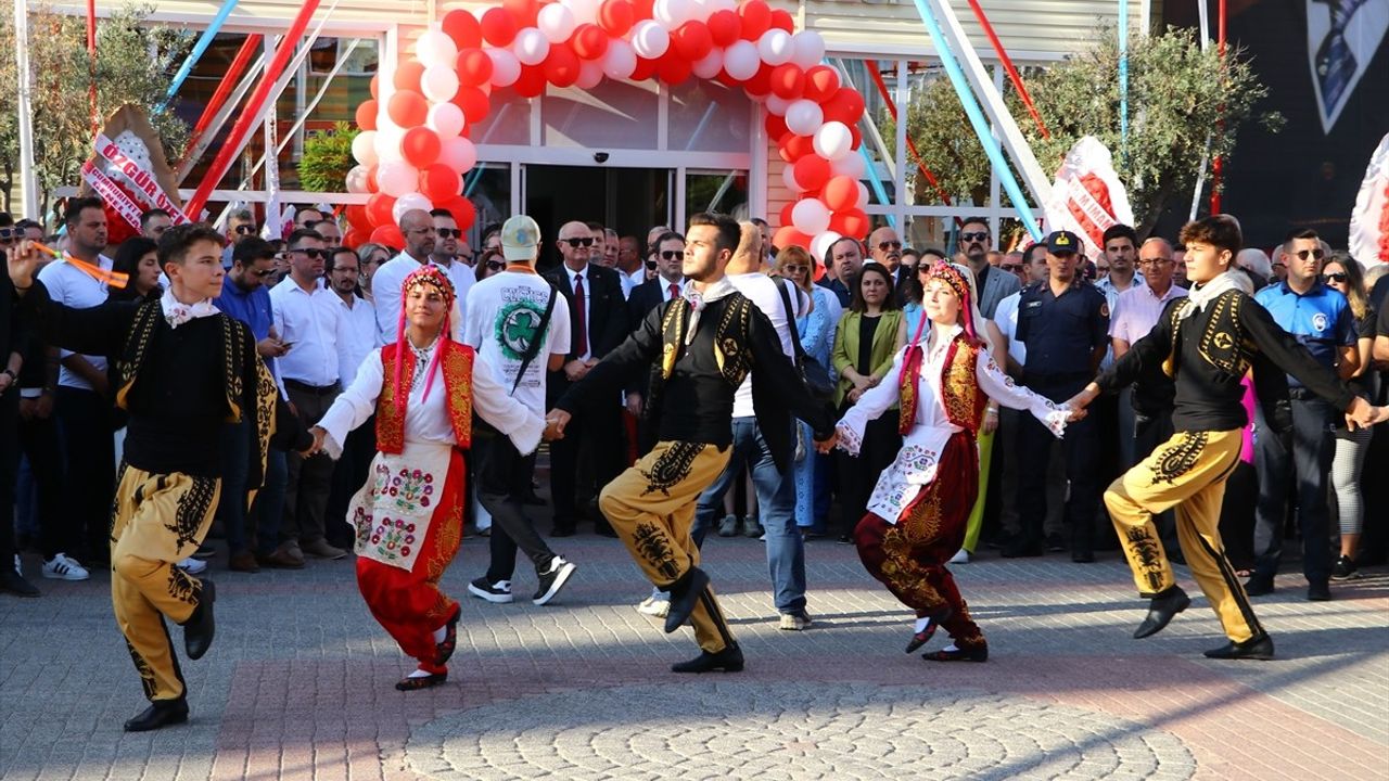 Hayrabolu’da 32. Ayçiçeği Festivali Coşkuyla Başladı