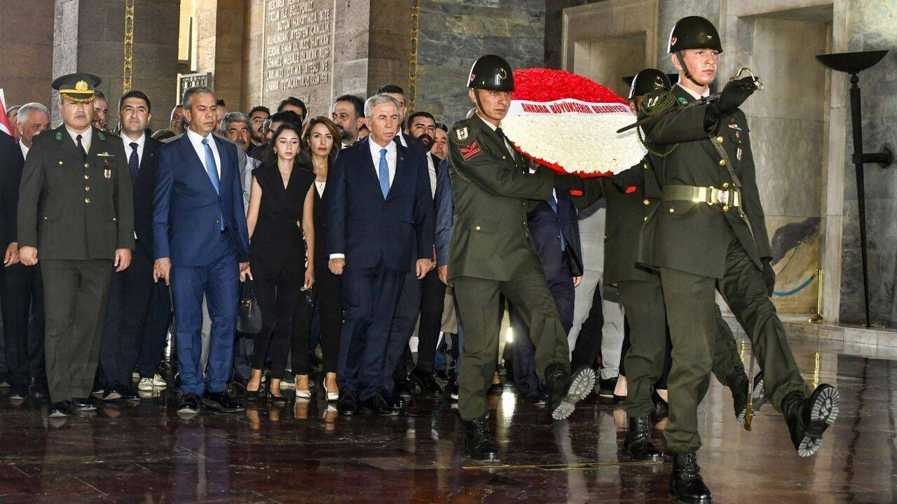 Mansur Yavaş’tan Anıtkabir Ziyareti