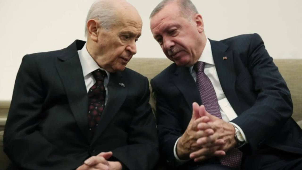 AKP ve MHP’de Kazan Kaynıyor! ‘Erdoğan’a İçten İçe Kızıyor Ama Korkudan Belli Etmiyorlar’