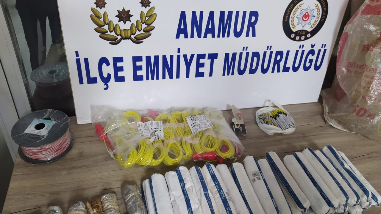 Mersin’de 19 Kilo 500 Gram Jel Dinamit Ele Geçirildi