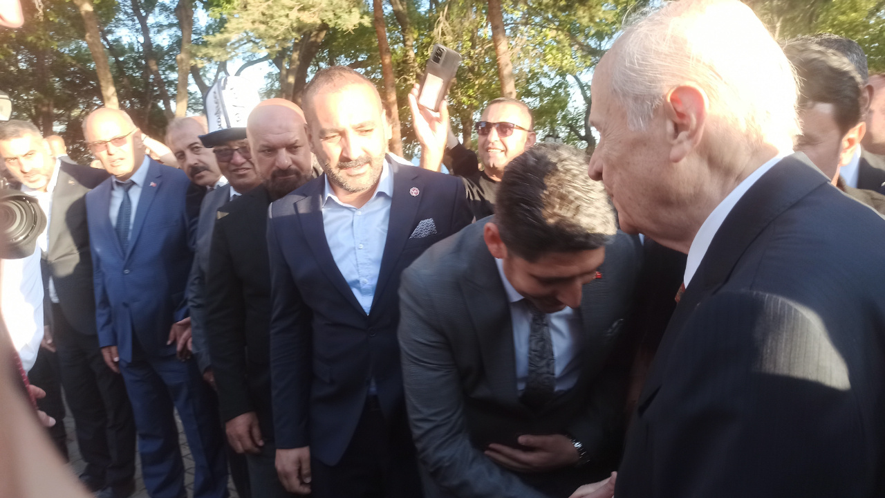 MHP Lideri Bahçeli Ahlat’ta Partililerle Bir Araya Geldi