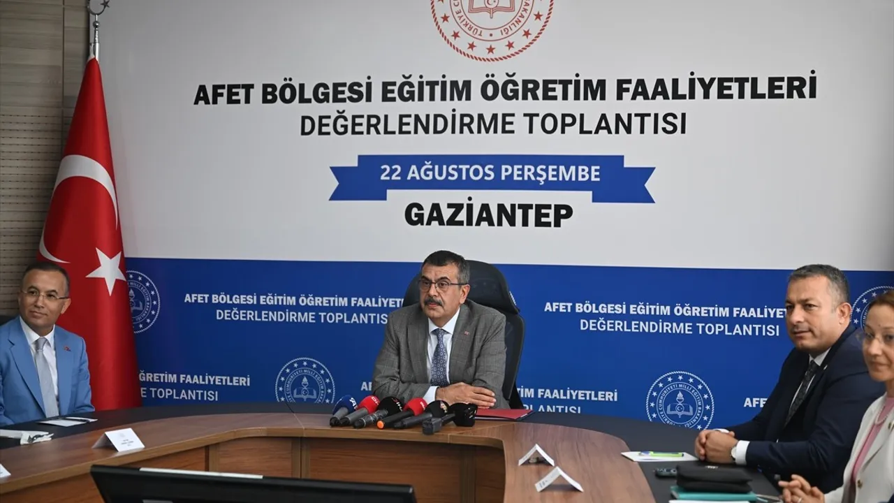 Milli Eğitim Bakanı Tekin Deprem Bölgesindeki Derslik Sayısını Açıkladı