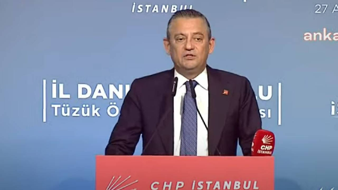 Özgür Özel’den ‘Parti İçi Koltuk Tartışmaları’na Örtülü Cevap: Birileri Bekliyor ki Tartışacağız, Yok Öyle Yağma!