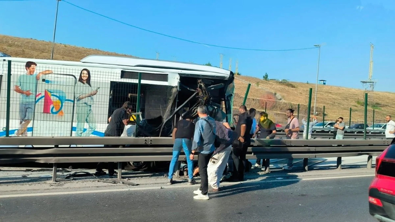 Sefaköy’de Metrobüs Kazası: Yaralılar Var