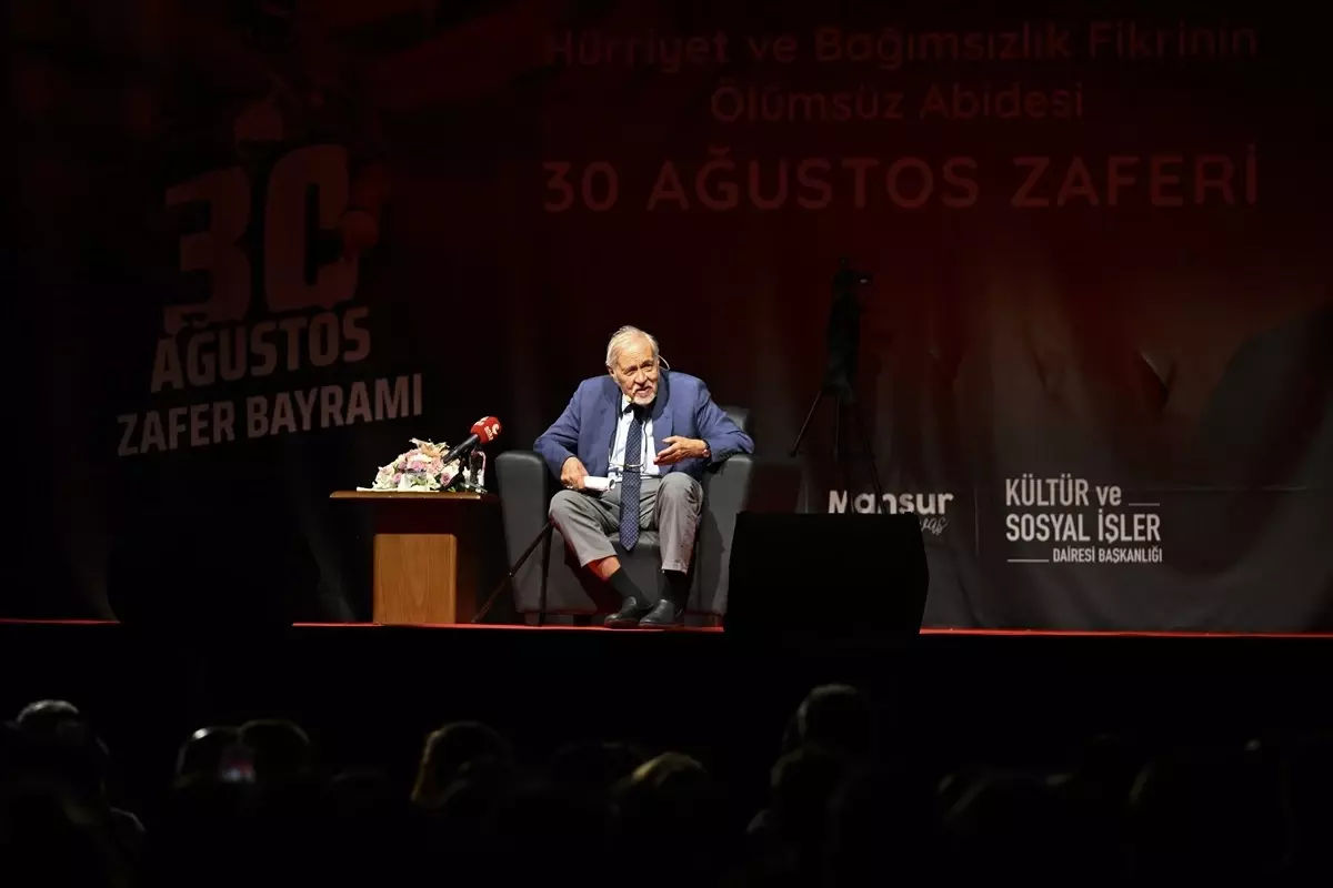 İlber Ortaylı Ankara’da 30 Ağustos Zaferi hakkında söyleşi yaptı