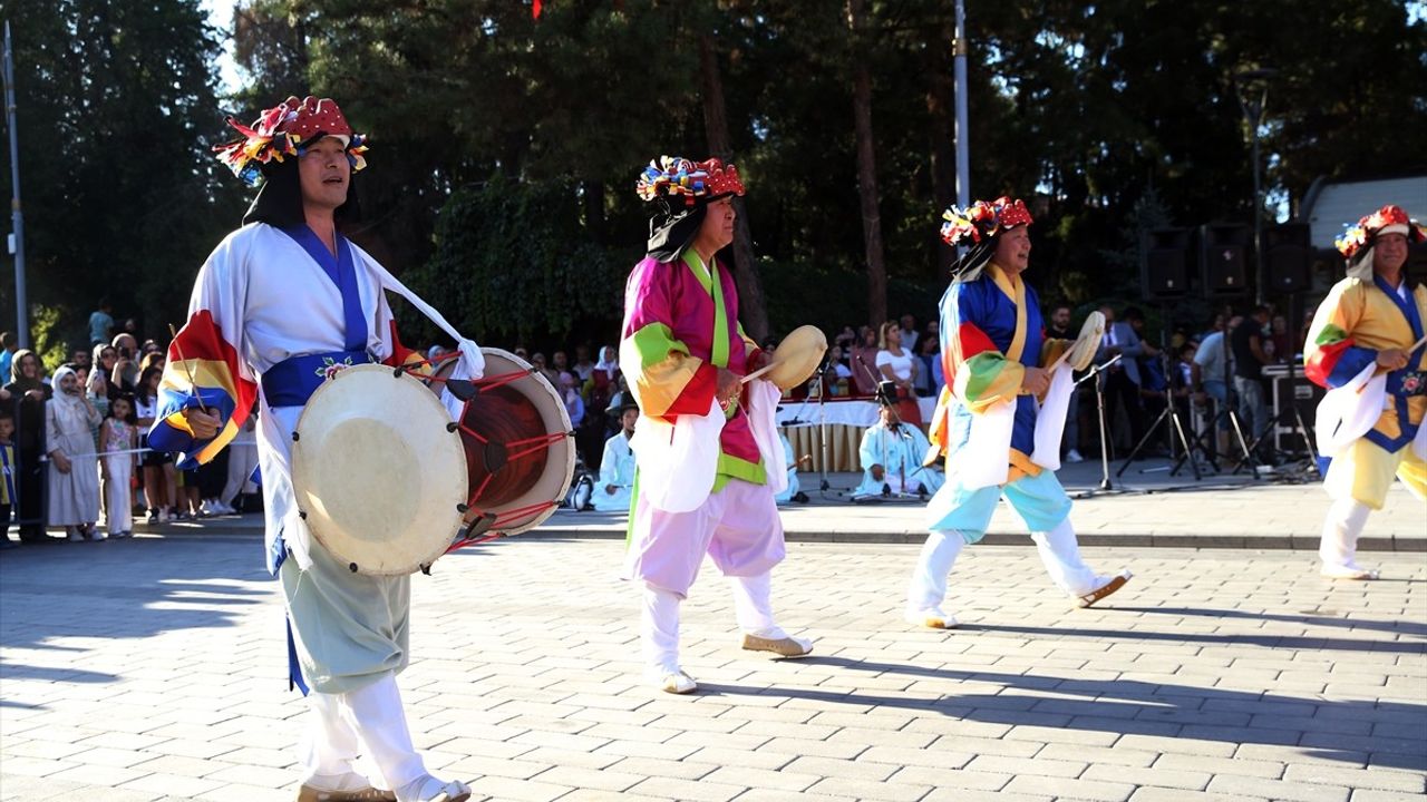 Taşköprü’de Kültürel Şölen: Güney Kore Dans Ekibi Toplu Sünnet Töreninde Performans Sergiledi