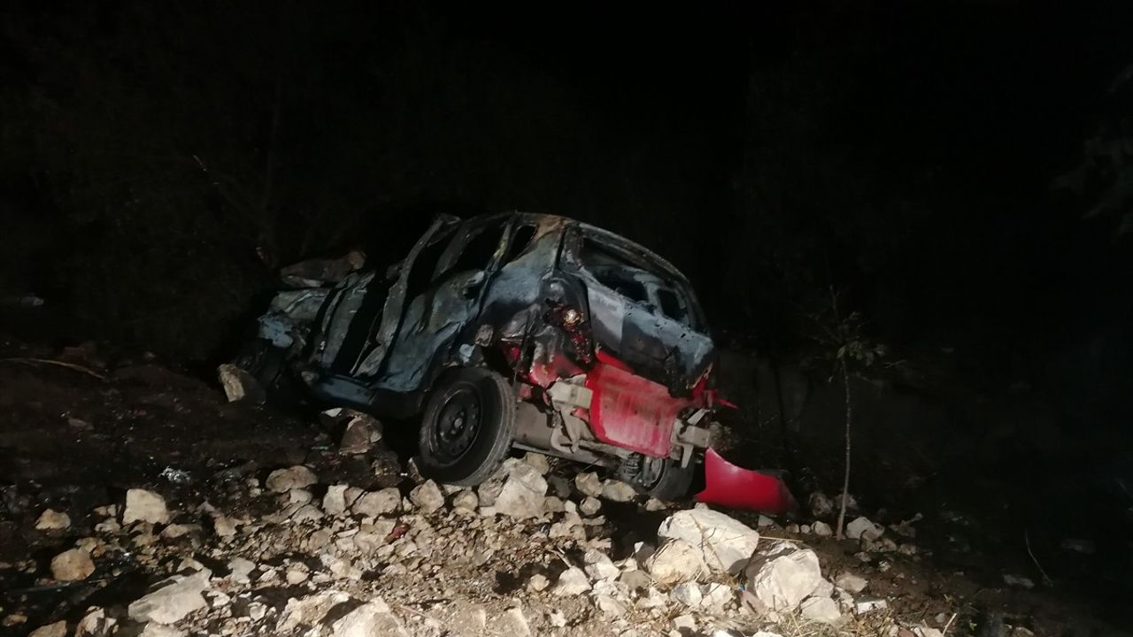 Tokat’ta Yolcu Otobüsü ve Otomobil Çarpıştı: 2 Ölü, 3 Yaralı