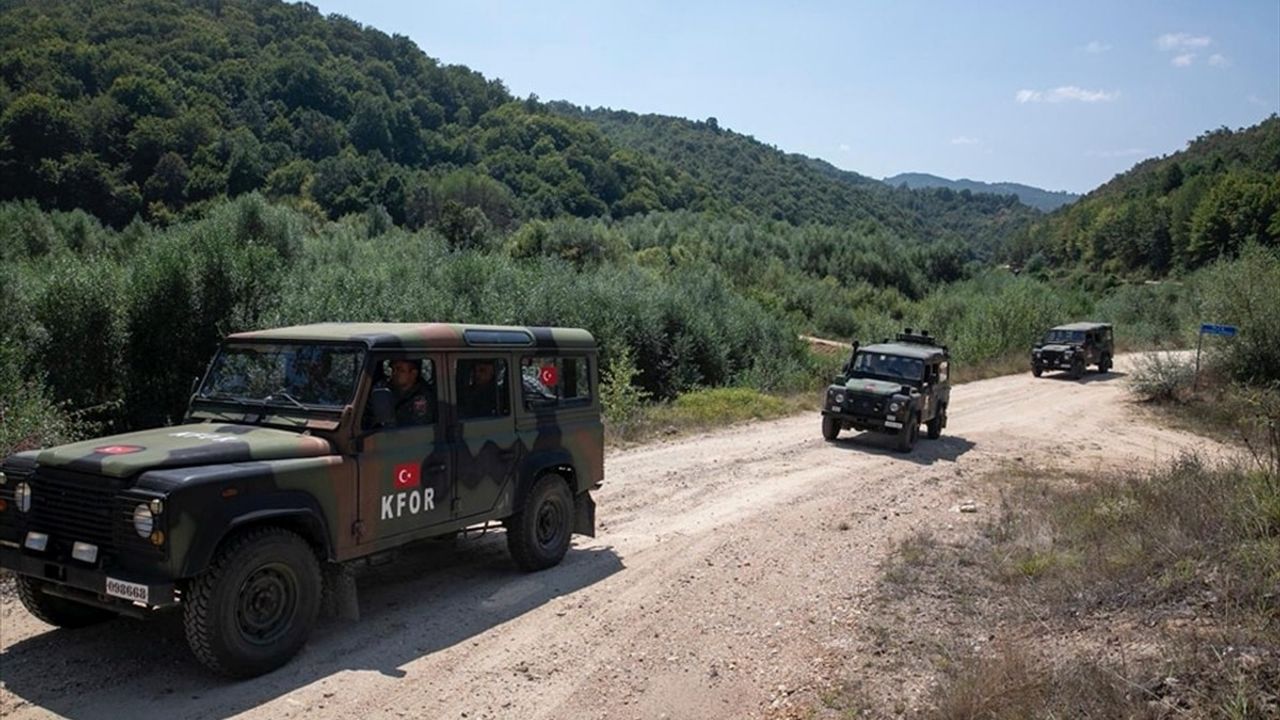 Türk Askeri Kosova-Sırbistan Sınırında Güvenlik Sağlıyor