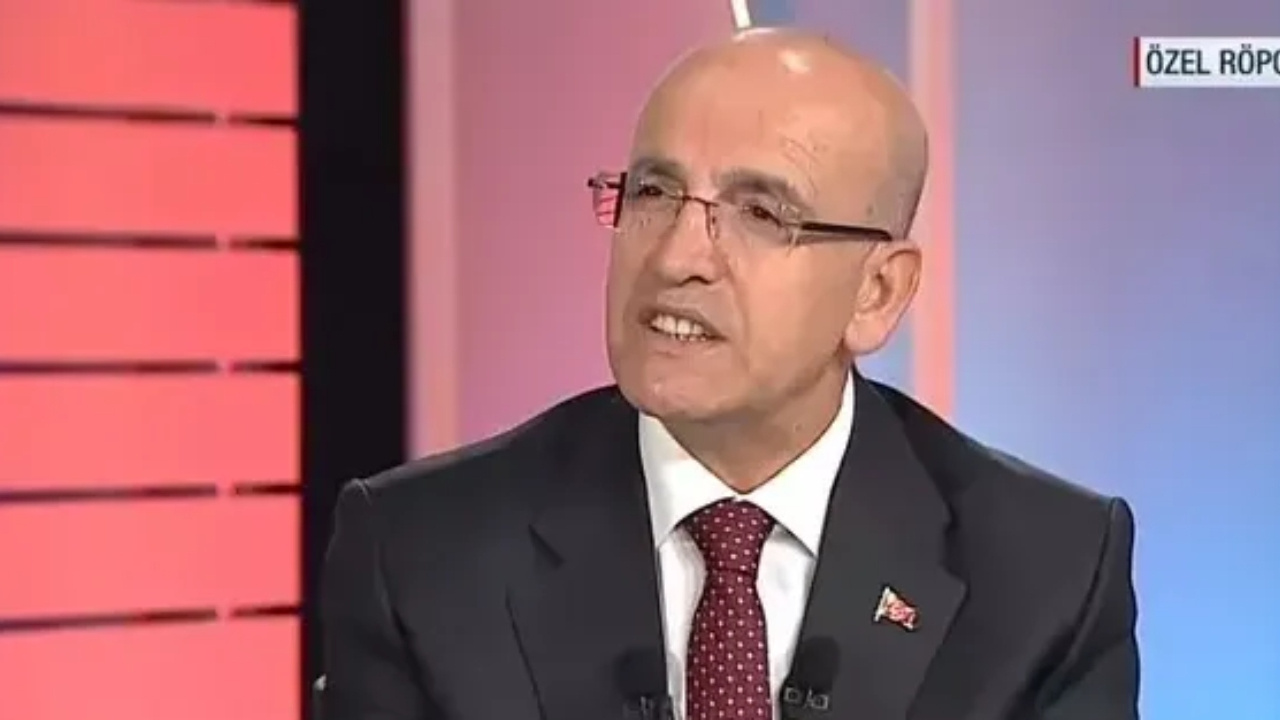 Yatırımları Anlatan Mehmet Şimşek’e Siri’den Müdahale: ‘Bir Hata Oldu Tekrar Deneyin’