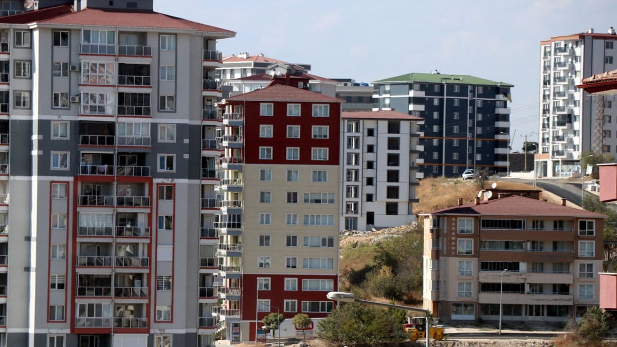 Ev alacaklar dikkat: Konut fiyatları değer kaybediyor! ‘Gurbetçi’ etkisi detayı dikkat çekti