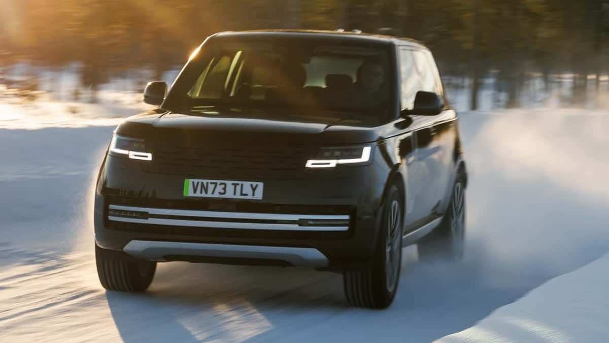 Herkes merakla bekliyordu… 42 binden fazla ön siparişi var! Elektrikli Range Rover o tarihte geliyor