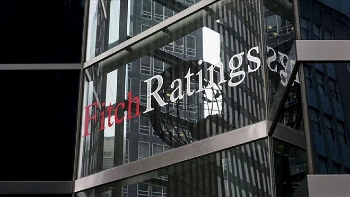 Fitch, Türkiye’nin kredi notunu yükseltti