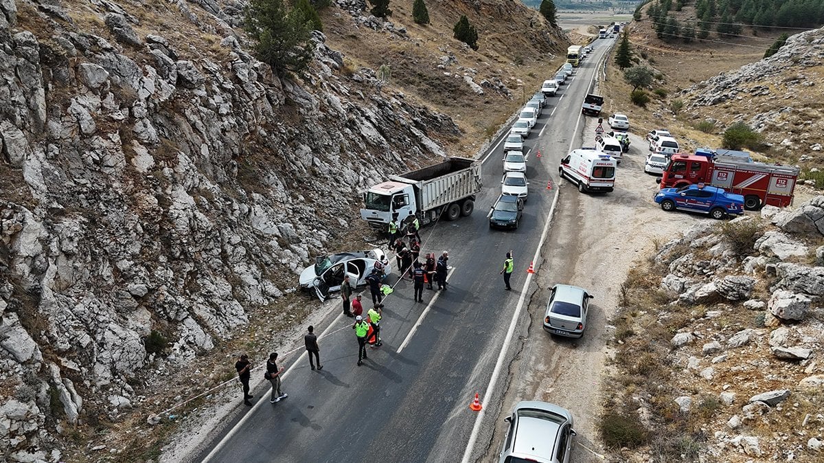 Feci kaza! 2 kişi hayatını kaybetti