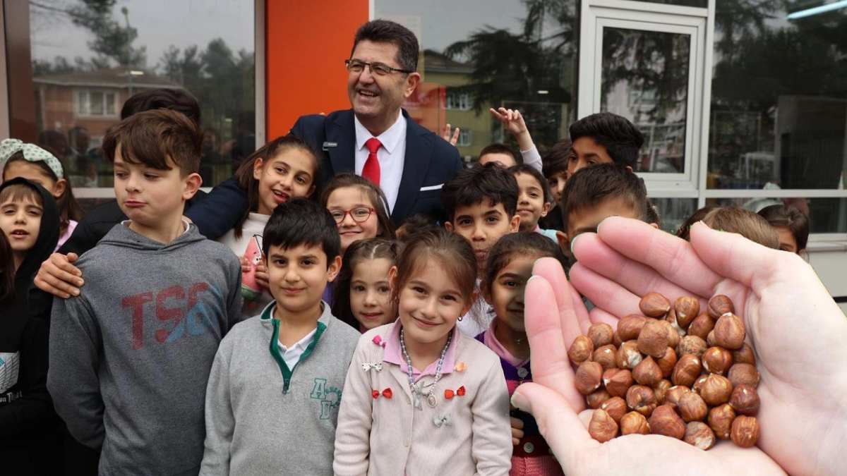 İstanbul’un o ilçesinde çocuklara fındık artık bedava! Belediye Ordulu üreticiden alıp bedava dağıtacak: Herkes kazançlı çıkacak