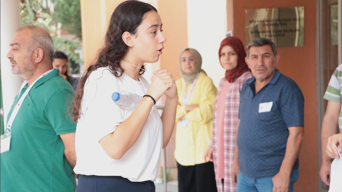 Altın kolyesini bırakmamak için KPSS’den vazgeçti