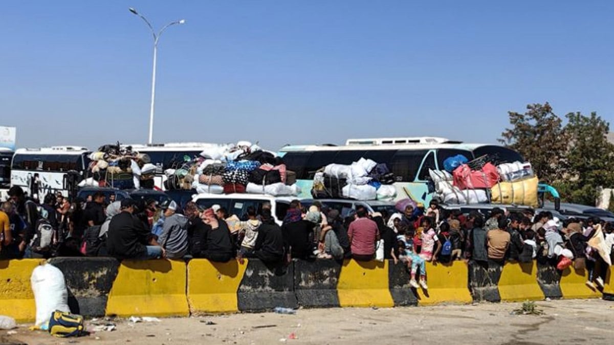 Durumlar tersine döndü! Yüzbinlerce Suriyeli Suriye’ye doğru yola çıktı: Kafile kafile gidiyorlar