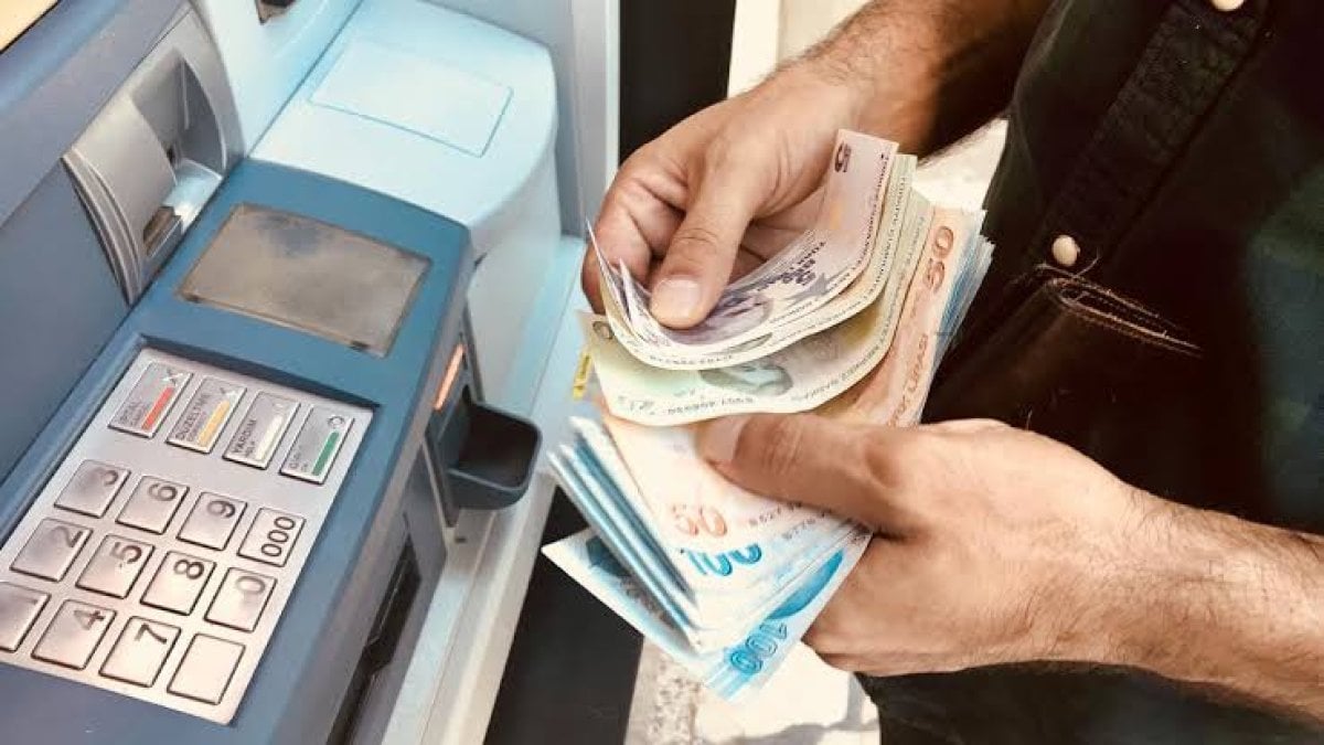 ATM’de o banknotlar geçmeyecek: Para çekecekler dikkat