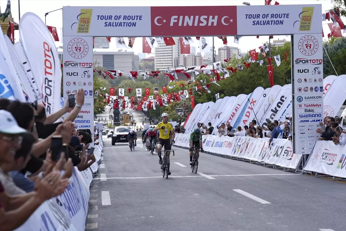 Kurtuluş Yolu Bisiklet Turu’nda Belçikalı sporcunun zaferi