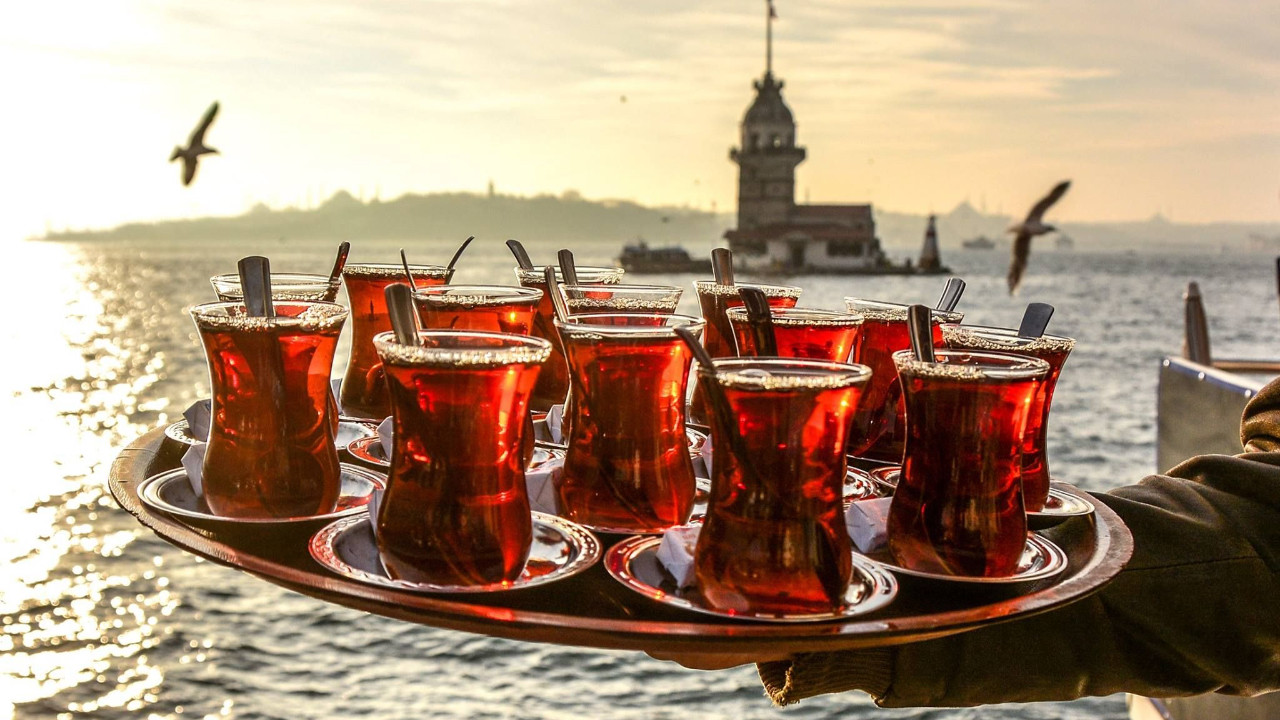 Şekerli ve Şekersiz Çay Tartışması: Yeni Araştırma Tüm Bildiklerinizi Değiştirecek!