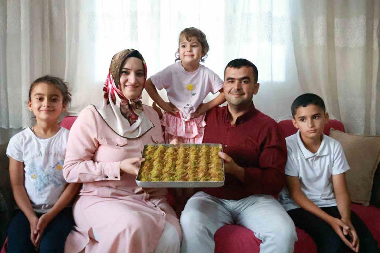 Depremzede çiftin aşk baklavası