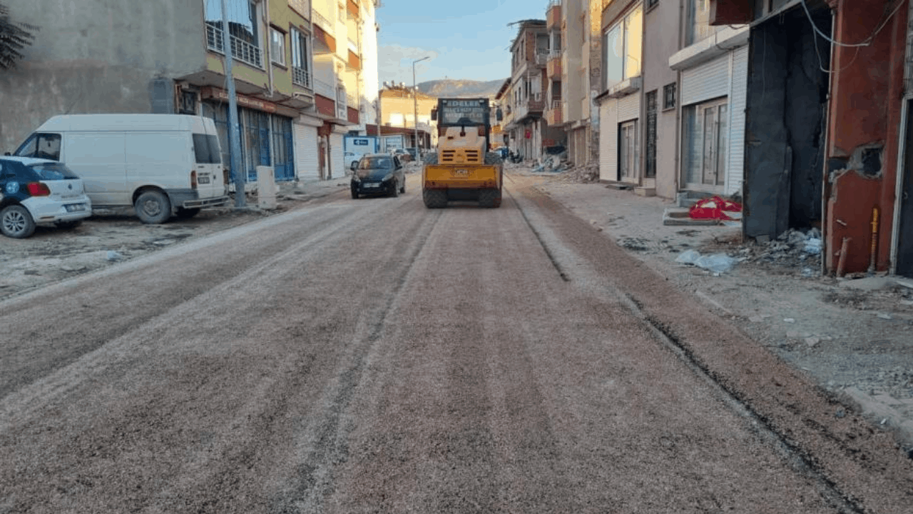 Adıyaman Gölbaşı’nda Yol Yenileme Çalışmaları Devam Etti