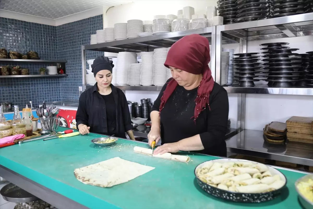 Ankara’da Yöresel Lezzetler Sunan İş Yeri Sahibi Kadın, İstihdam Oluşturuyor