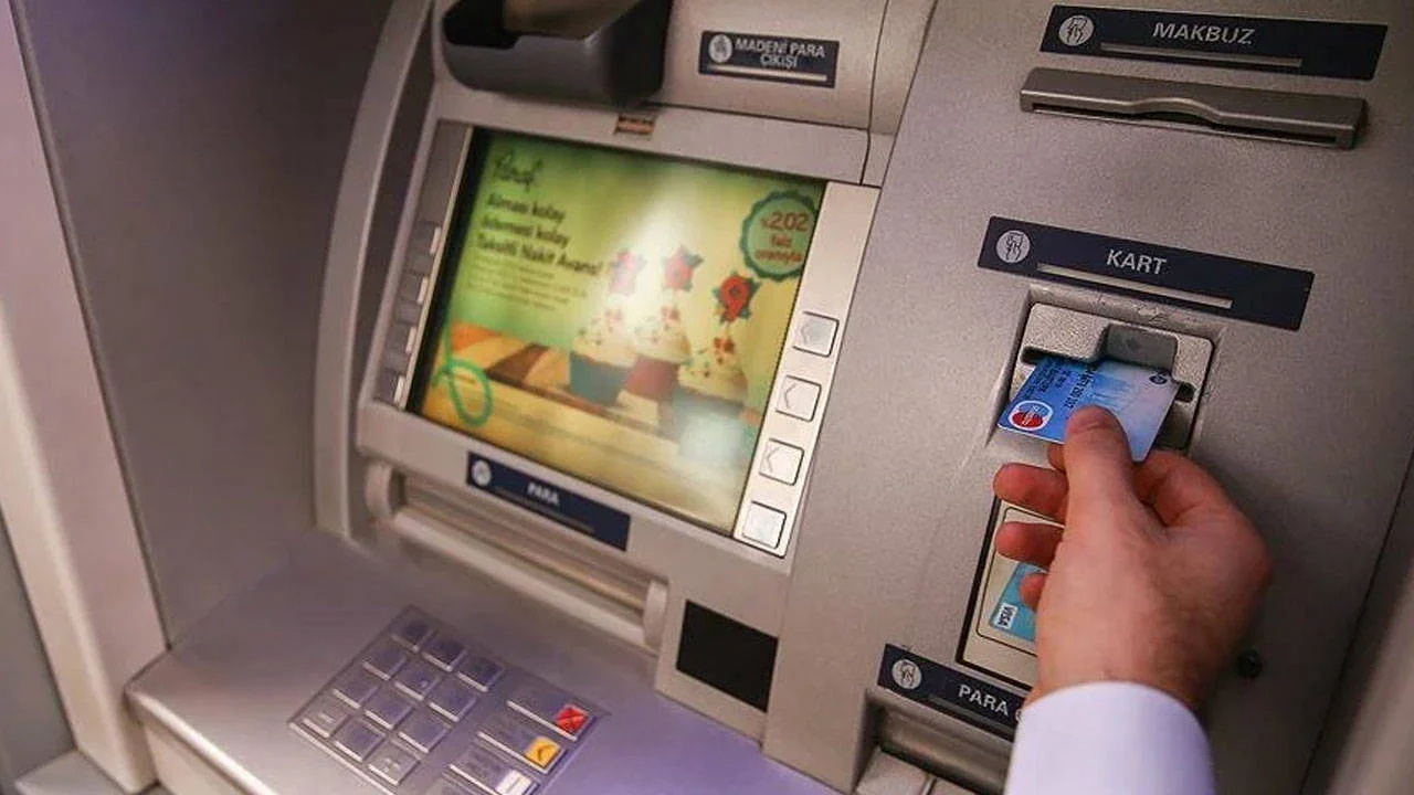 ATM’lerde Yeni Dönem Başlıyor: Artık O Banknotlar Kabul Edilmeyecek