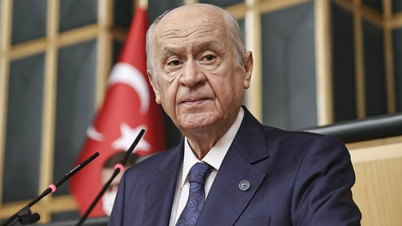 Bahçeli’nin Hayatı Kitap Oluyor: ‘Dünya Başıma Yıkılsa…’