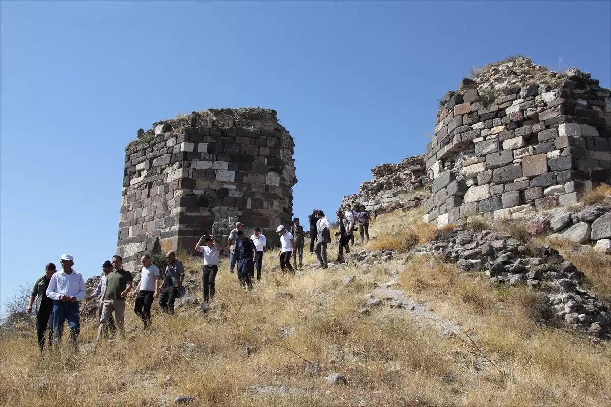 Beypazarı’ndaki Adaören Kalesi’nde Yüzey Araştırmaları Devam Ediyor