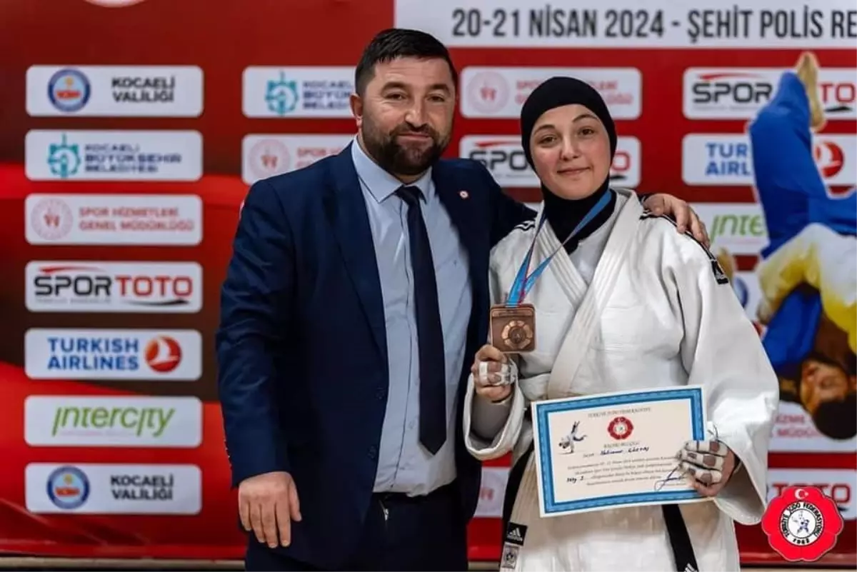 Bilecik Gençlik ve Spor Kulübü Judo sporcusu Haticenur Göktaş Ankara Türkiye Olimpiyat Hazırlık Merkezi’ni kazandı