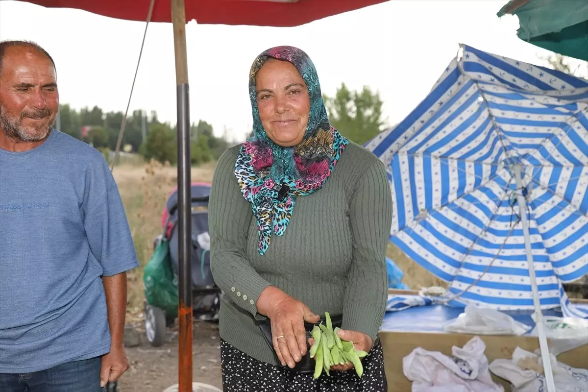 Çubuk’taki Yerel Pazar, Çiftçilerin Ürünlerini Sunuyor