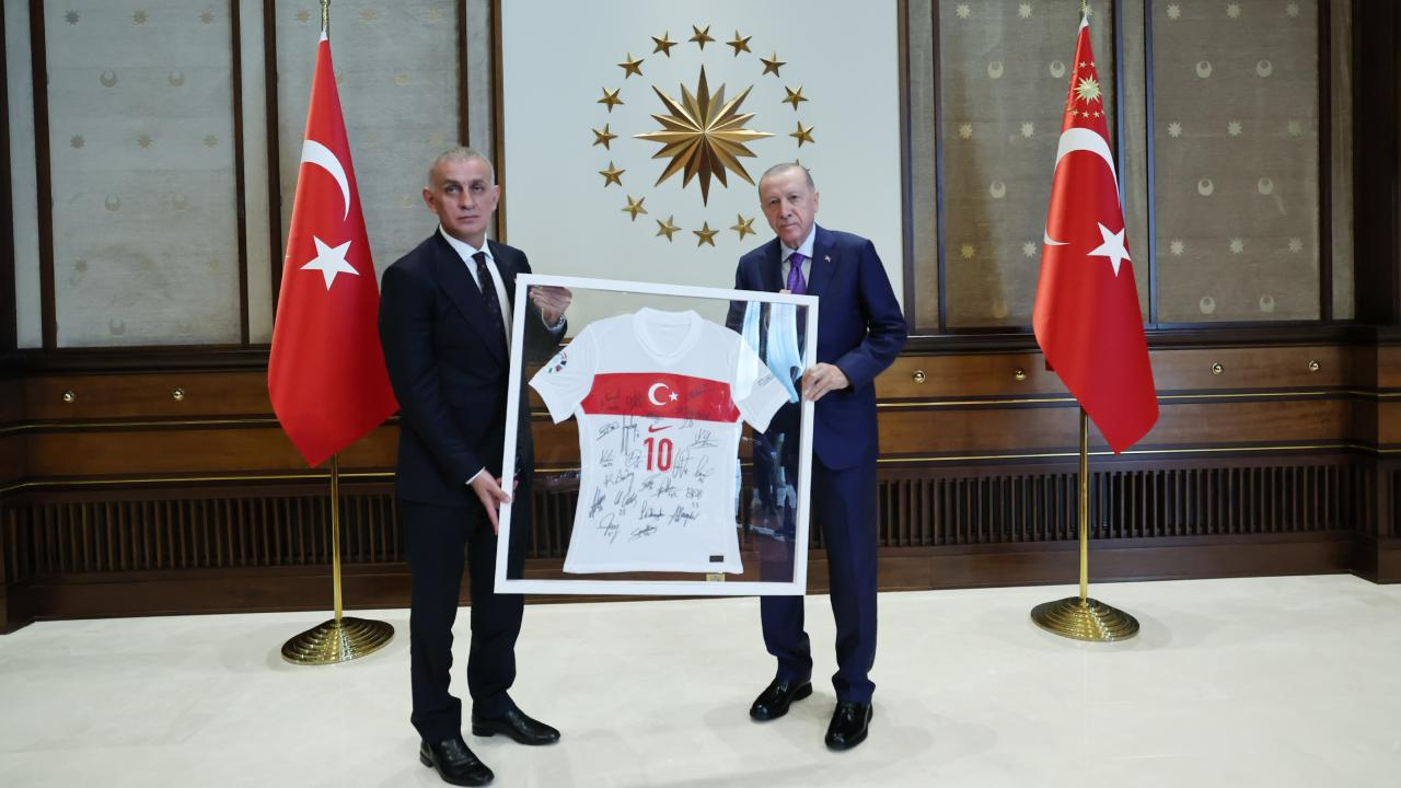 Cumhurbaşkanı Erdoğan, TFF Heyetini Kabul Etti