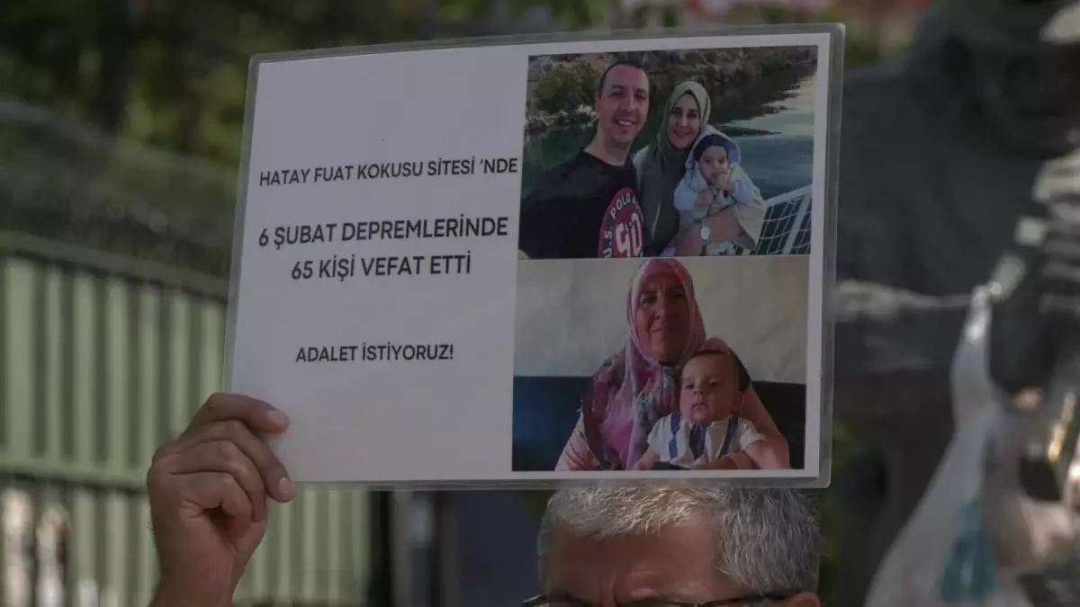 Depremde kaybettiği ailesi için adalet isteyen kadın Ankara’da oturma eylemi yaptı