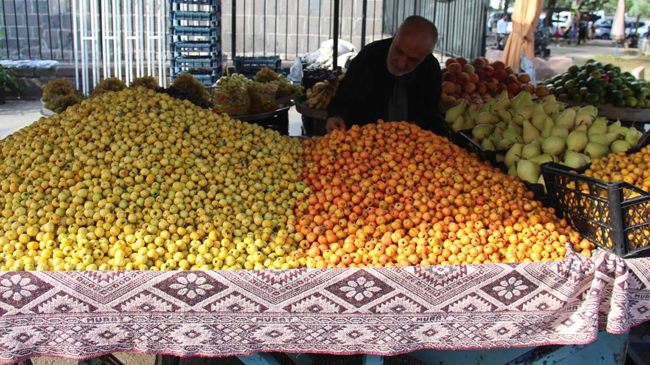 Diyarbakır'da kışın habercisi, tezgâhlardaki yerini aldı: Fiyatı ne kadar?