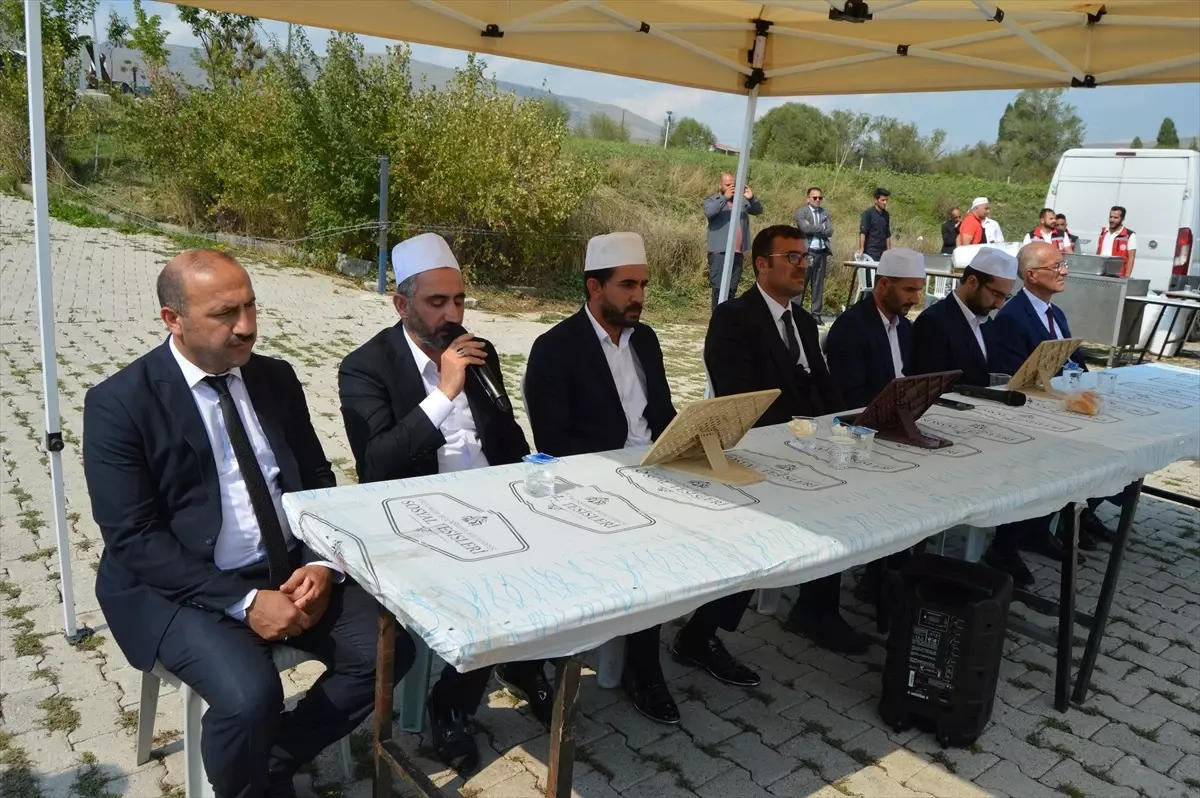 FETÖ’nün darbe girişiminde şehit olan özel harekatçı dualarla anıldı