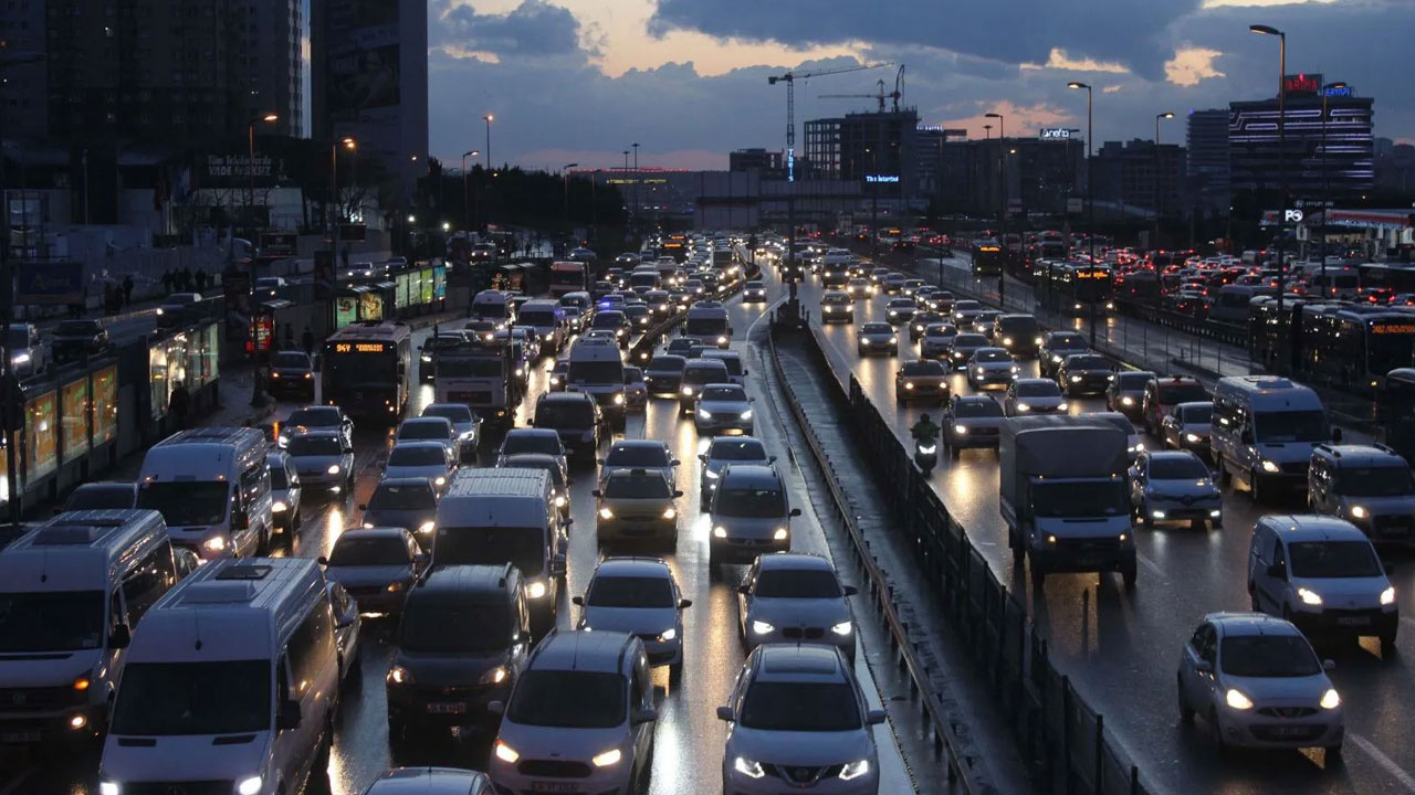 İstanbullunun Trafik Çilesi Bitmiyor: Bu Güzergahlar Kapatılıyor