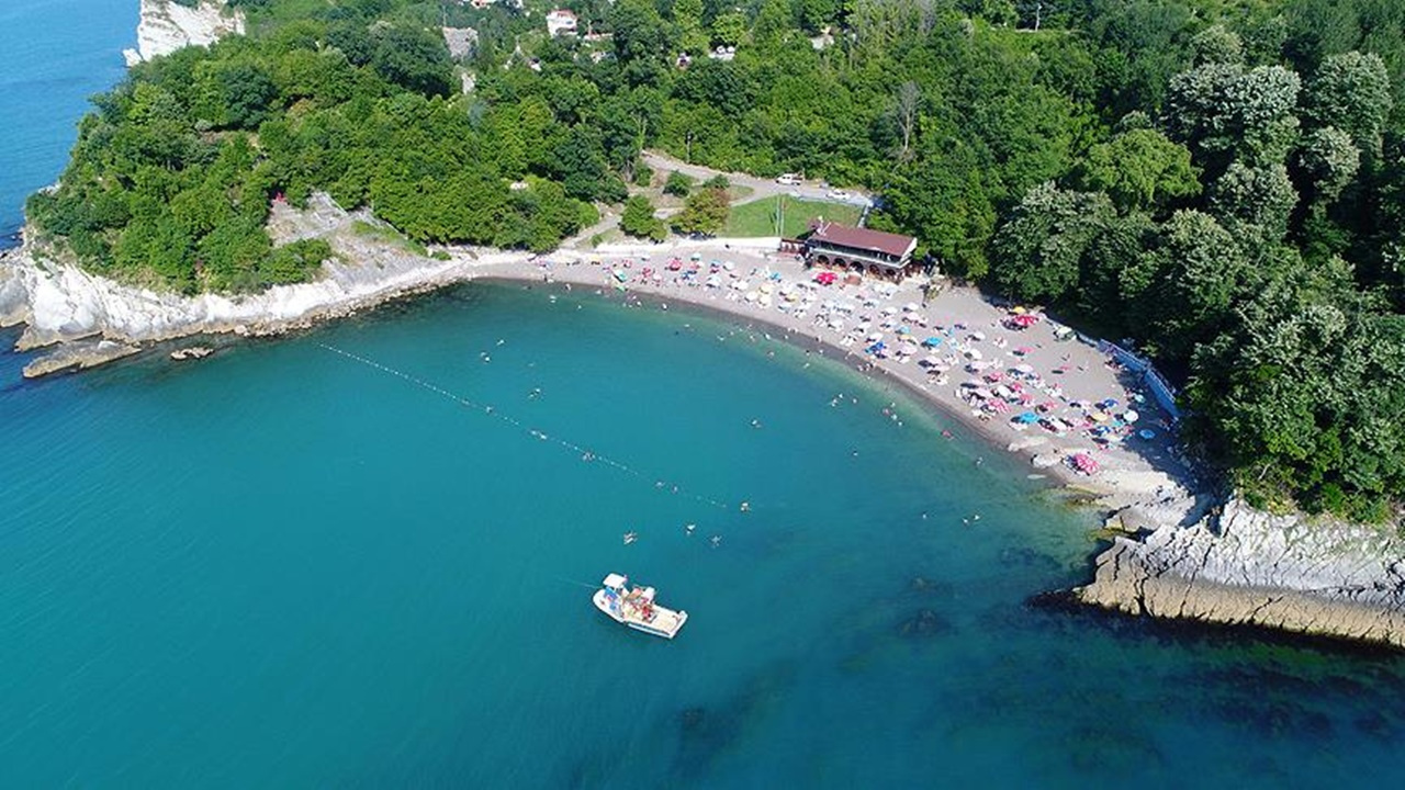 Karadeniz’de Yer Alıyor! Ege Kasabalarını Aratmayan Cennet İlçe